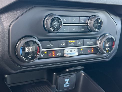 New 2025 Ford Bronco Outer Banks image 21