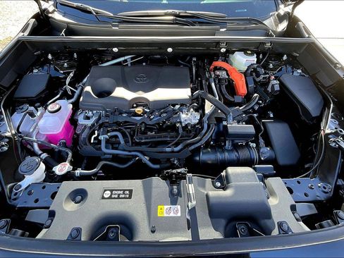 New 2025 Toyota RAV4 LE image 10