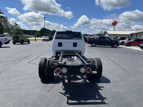 Used 2020 RAM 3500 Tradesman RWD image 4