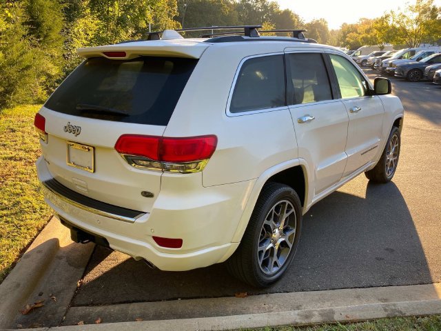 Used 2019 Jeep Grand Cherokee Overland AWD/4WD image 32
