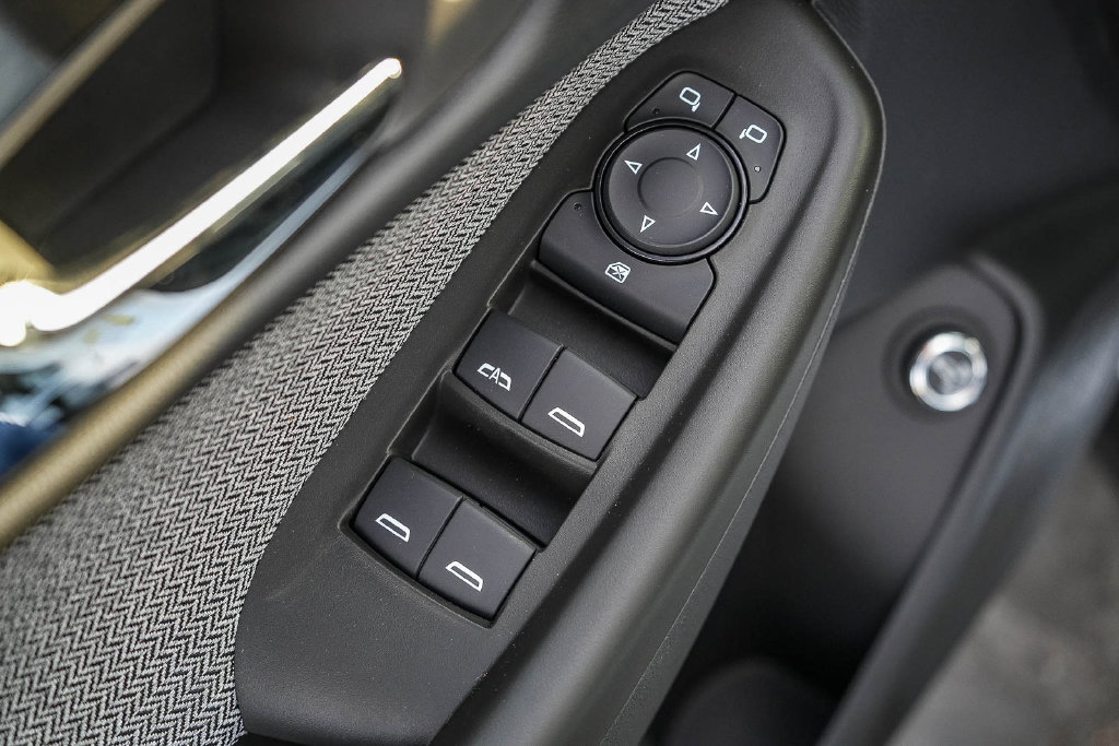 New 2026 Chevrolet TrailBlazer LT w/ Convenience Package FWD image 19