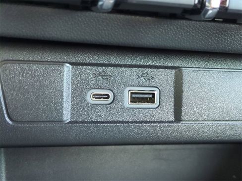 Used 2023 GMC Canyon Denali image 23