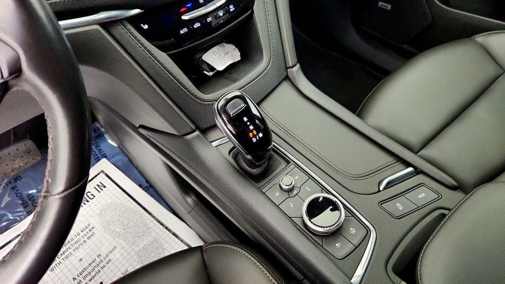 Used 2024 Cadillac XT6 Luxury FWD image 17