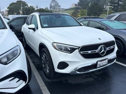 Certified 2026 Mercedes-Benz GLC 300 4MATIC image 2