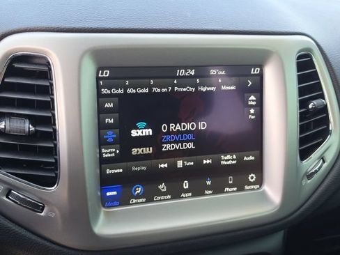 Used 2021 Jeep Compass Latitude w/ Driver Assistance Group FWD image 24