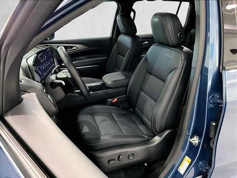 Used 2026 Chevrolet Traverse LT FWD image 27
