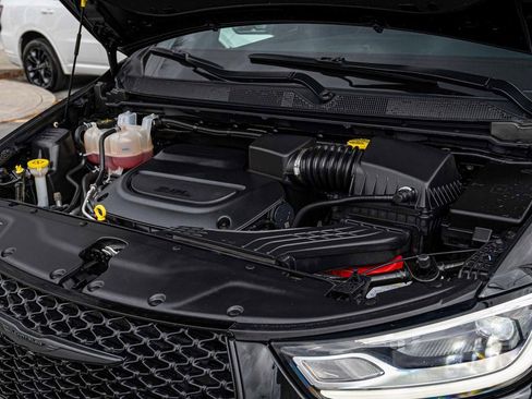 Used 2023 Chrysler Pacifica Touring-L w/ S Appearance Package image 33