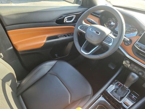 Certified 2024 Jeep Compass Limited image 16