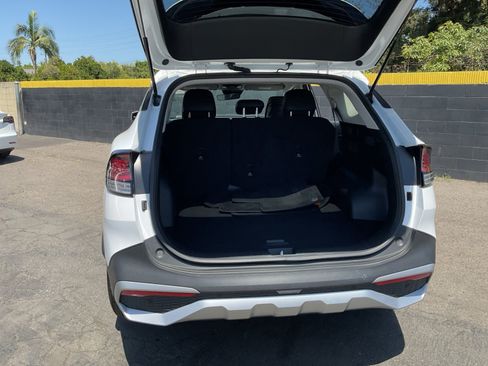 Used 2025 Kia Sportage EX FWD image 23