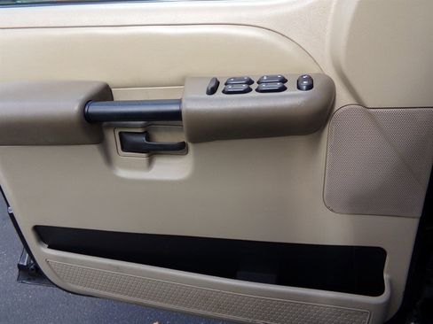 Used 2004 Ford Explorer Sport Trac XLT image 64