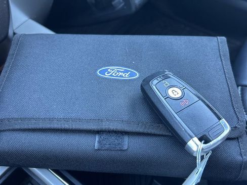 Used 2019 Ford F150 Lariat w/ Trailer Tow Package image 23