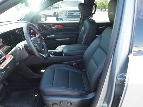 Used 2025 Chevrolet Traverse Z71 w/ Driver Confidence Package AWD/4WD image 14