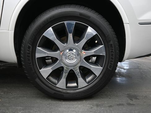 Used 2017 Buick Enclave Leather w/ Enclave Sport Touring Edition image 10