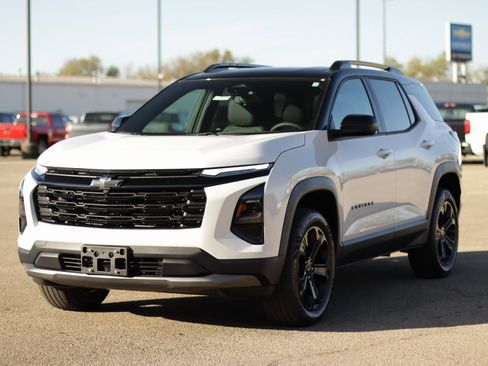 New 2026 Chevrolet Equinox LT w/ Convenience Package II image 3