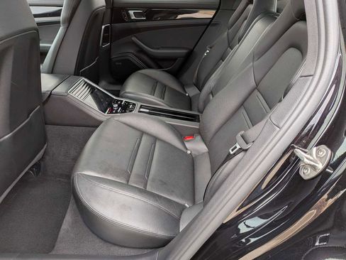 Used 2017 Porsche Panamera 4 image 18