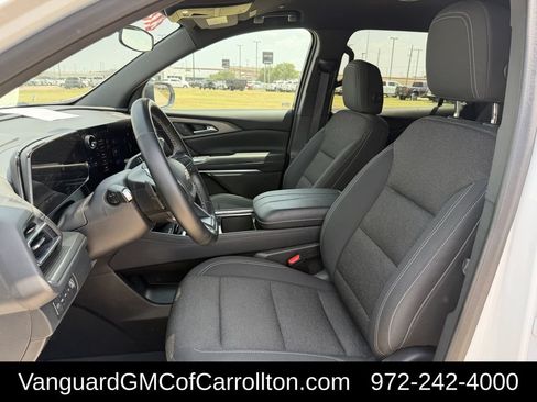 Used 2025 Chevrolet Traverse LT AWD/4WD image 28
