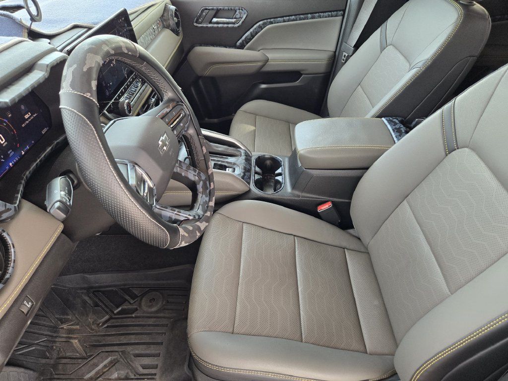 Certified 2025 Chevrolet Colorado ZR2 AWD/4WD image 13