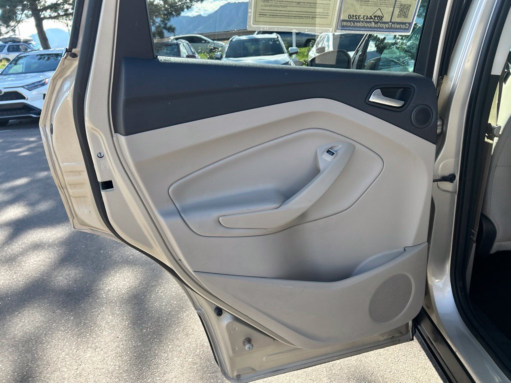 Used 2017 Ford Escape SE w/ Equipment Group 201A FWD image 18