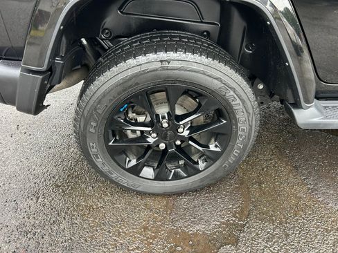 Used 2022 Jeep Wrangler Unlimited Sahara w/ Cold Weather Group AWD/4WD image 13