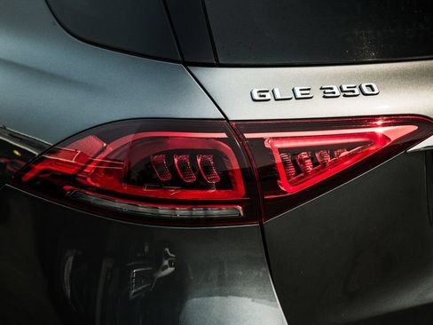 Used 2021 Mercedes-Benz GLE 350 4MATIC image 8