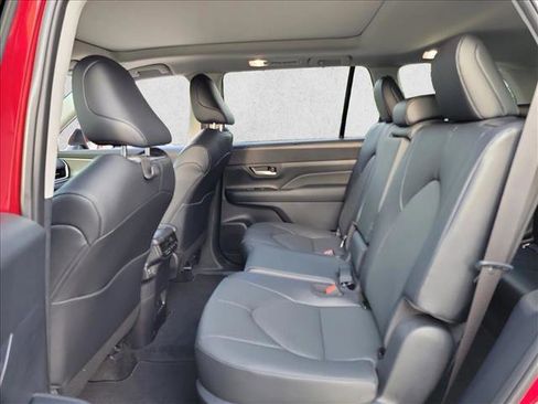 Used 2026 Toyota Grand Highlander AWD image 14
