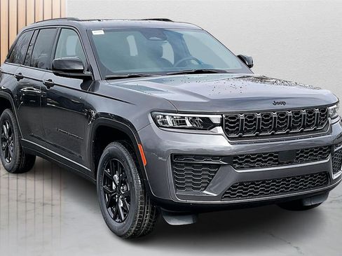 New 2026 Jeep Grand Cherokee Altitude AWD/4WD image 2