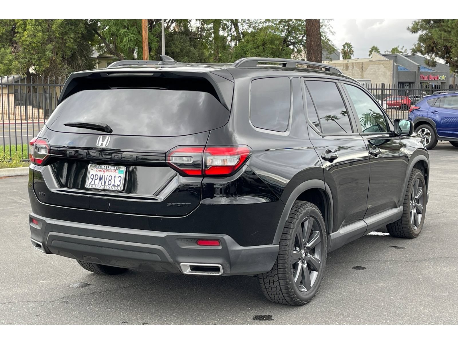 Used 2025 Honda Pilot Sport image 6