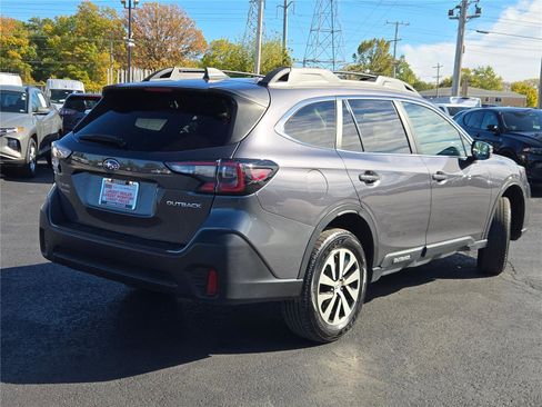 Used 2022 Subaru Outback Premium image 11