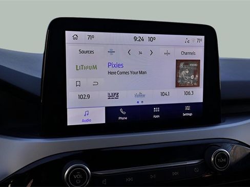 Used 2022 Ford Escape SE w/ SE Sport Appearance Package image 19