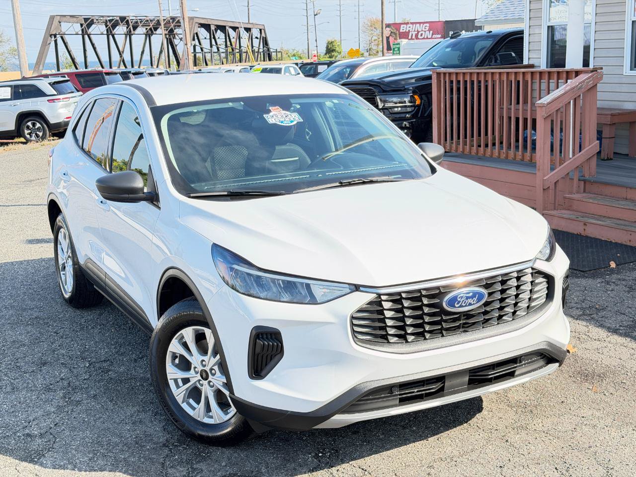 Used 2024 Ford Escape Active AWD/4WD image 2