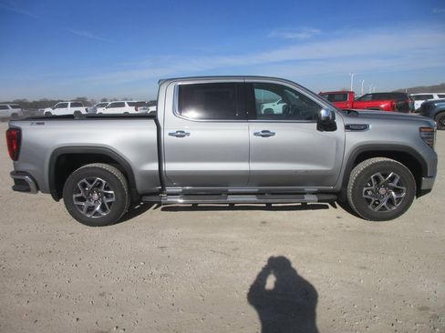 New 2026 GMC Sierra 1500 SLT w/ SLT Premium Plus Package image 3
