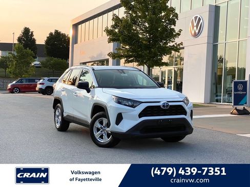 Used 2021 Toyota RAV4 LE AWD/4WD image 1