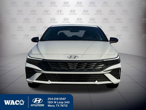New 2025 Hyundai Elantra SEL image 14