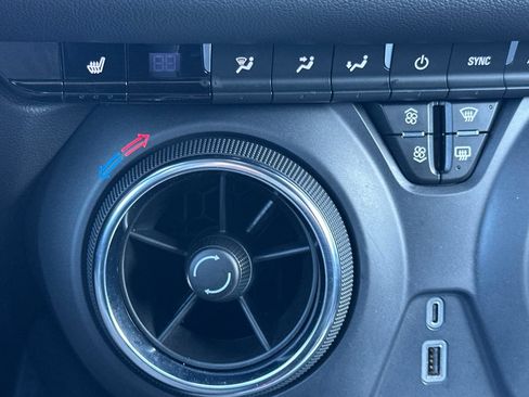 Used 2025 Chevrolet Blazer LT AWD/4WD image 29