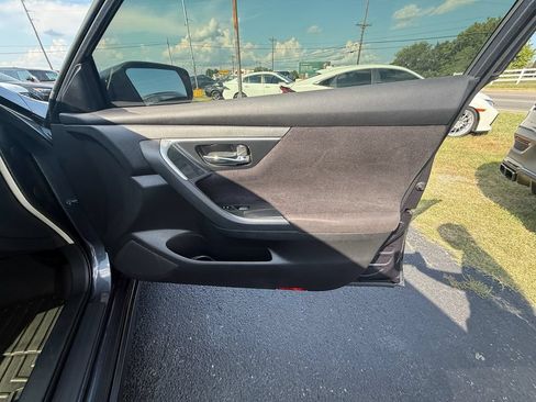 Used 2013 Nissan Altima 2.5 S FWD image 21