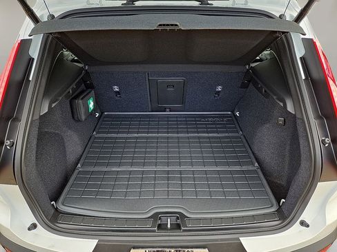 New 2026 Volvo XC40 B5 Plus w/ Protection Package Premier image 13