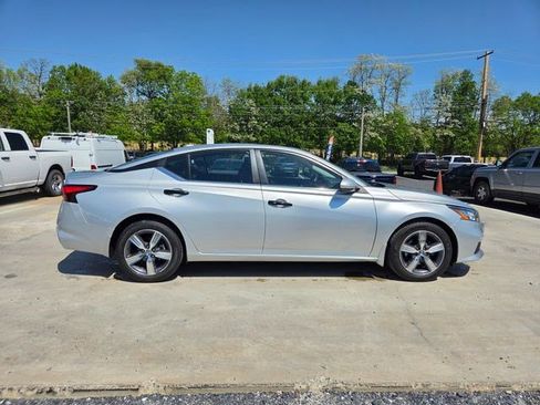 Used 2022 Nissan Altima 2.5 SV w/ SV Premium Package AWD/4WD image 17
