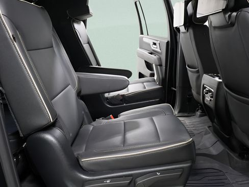 Used 2026 GMC Yukon XL Elevation w/ Elevation Premium Package AWD/4WD image 29