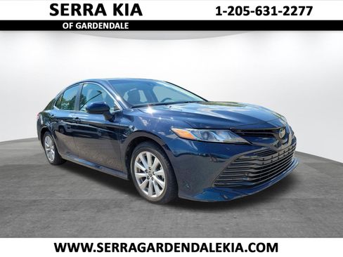 Used 2020 Toyota Camry LE FWD image 1