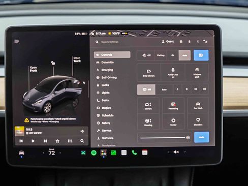 Used 2023 Tesla Model Y AWD image 11