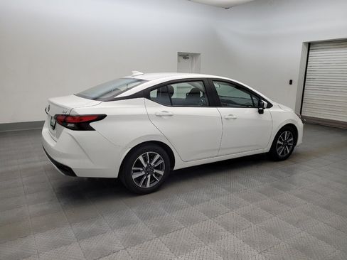 Used 2024 Nissan Versa SV FWD image 10