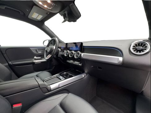 Used 2024 Mercedes-Benz GLB 250 image 30
