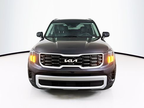 Used 2025 Kia Telluride S FWD image 2