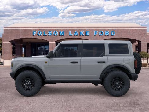 New 2026 Ford Bronco Badlands AWD/4WD image 3