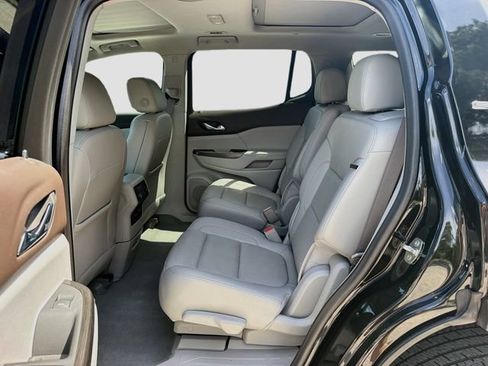 Used 2022 GMC Acadia SLT w/ Technology Package FWD image 22