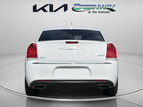 Used 2020 Chrysler 300 Touring L w/ Quick Order Package 2EF RWD image 5