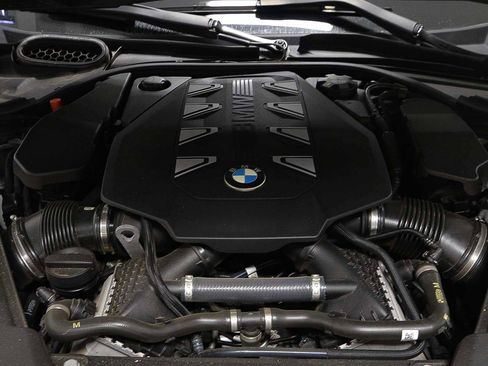 Certified 2023 BMW 760i xDrive w/ Executive Package image 16