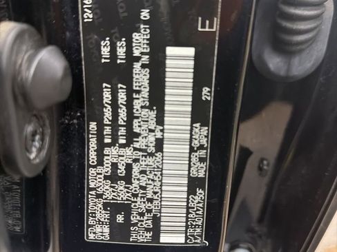 Used 2017 Toyota 4Runner SR5 Premium w/ Four Season Floor Mat Package image 9