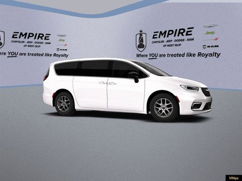 New 2026 Chrysler Pacifica Select image 12