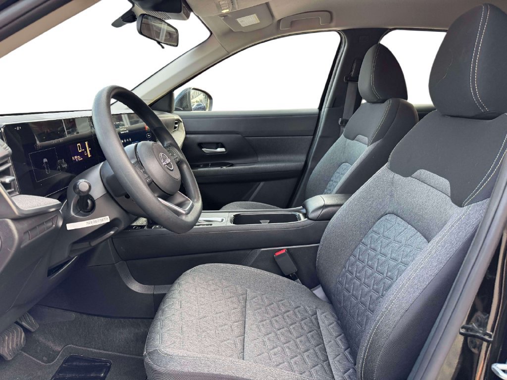 Used 2026 Nissan Kicks SV w/ Cold Weather Package AWD/4WD image 14